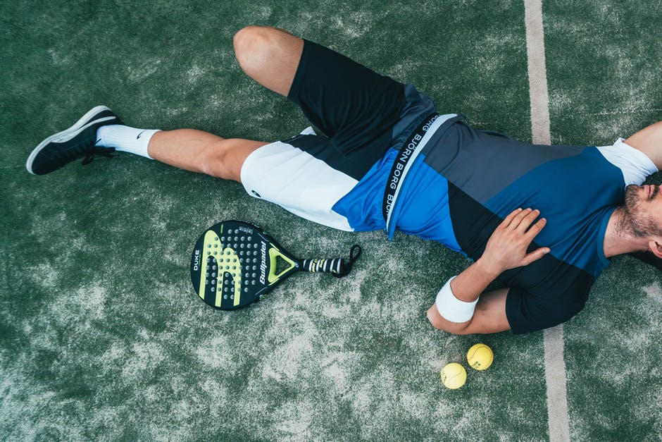 11 Tennis Injuries to Your Wrists and Hands a Guide
