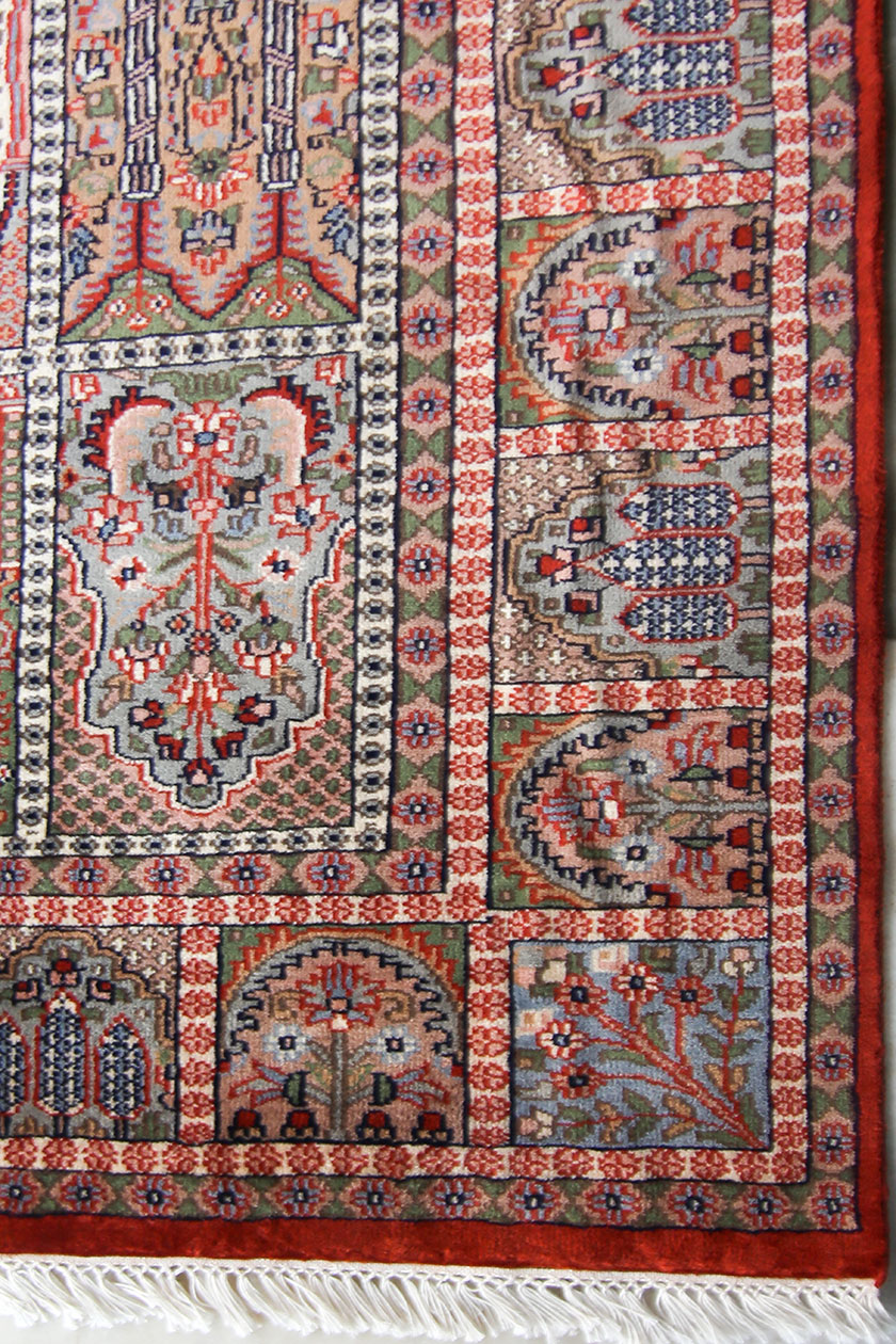 9 by 6 Wool Silk Rug for Living Room with geometric design from Kashmir