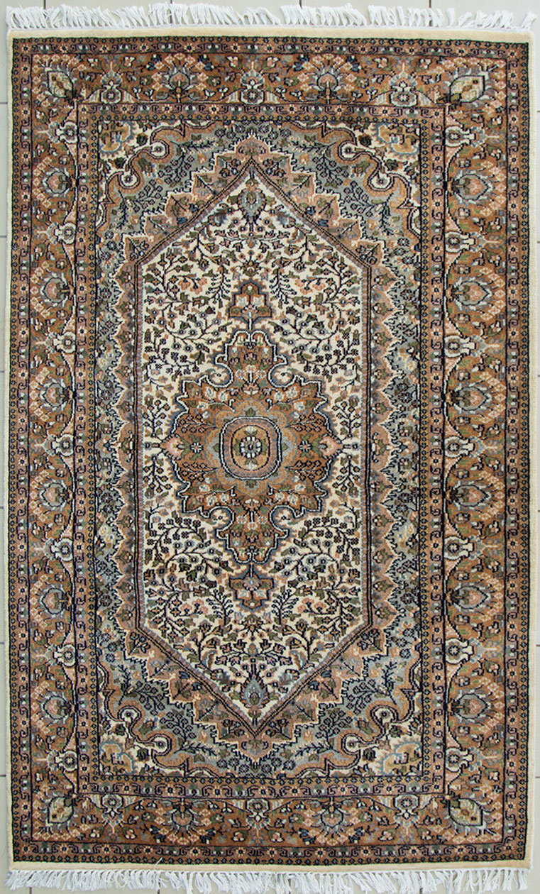 Wool silk coffee table rug with floral design size 6 by 4 with floral