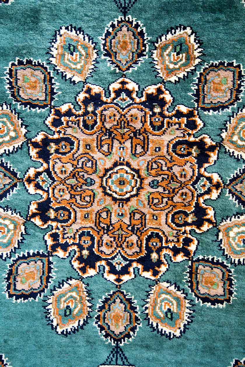 Green pure wool coffee table rug size 6 by 4 with floral design