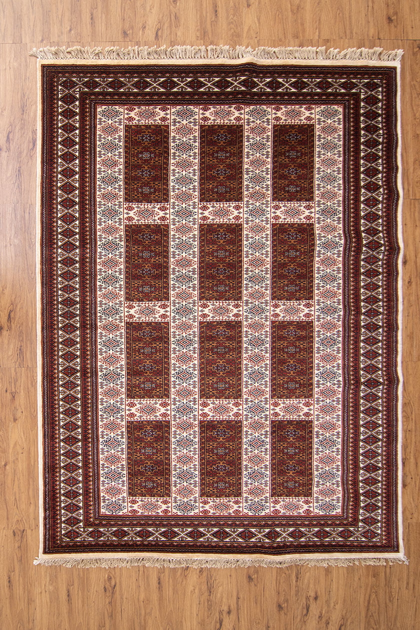 New Zealand pure wool living room rug by Carpets of Kashmir