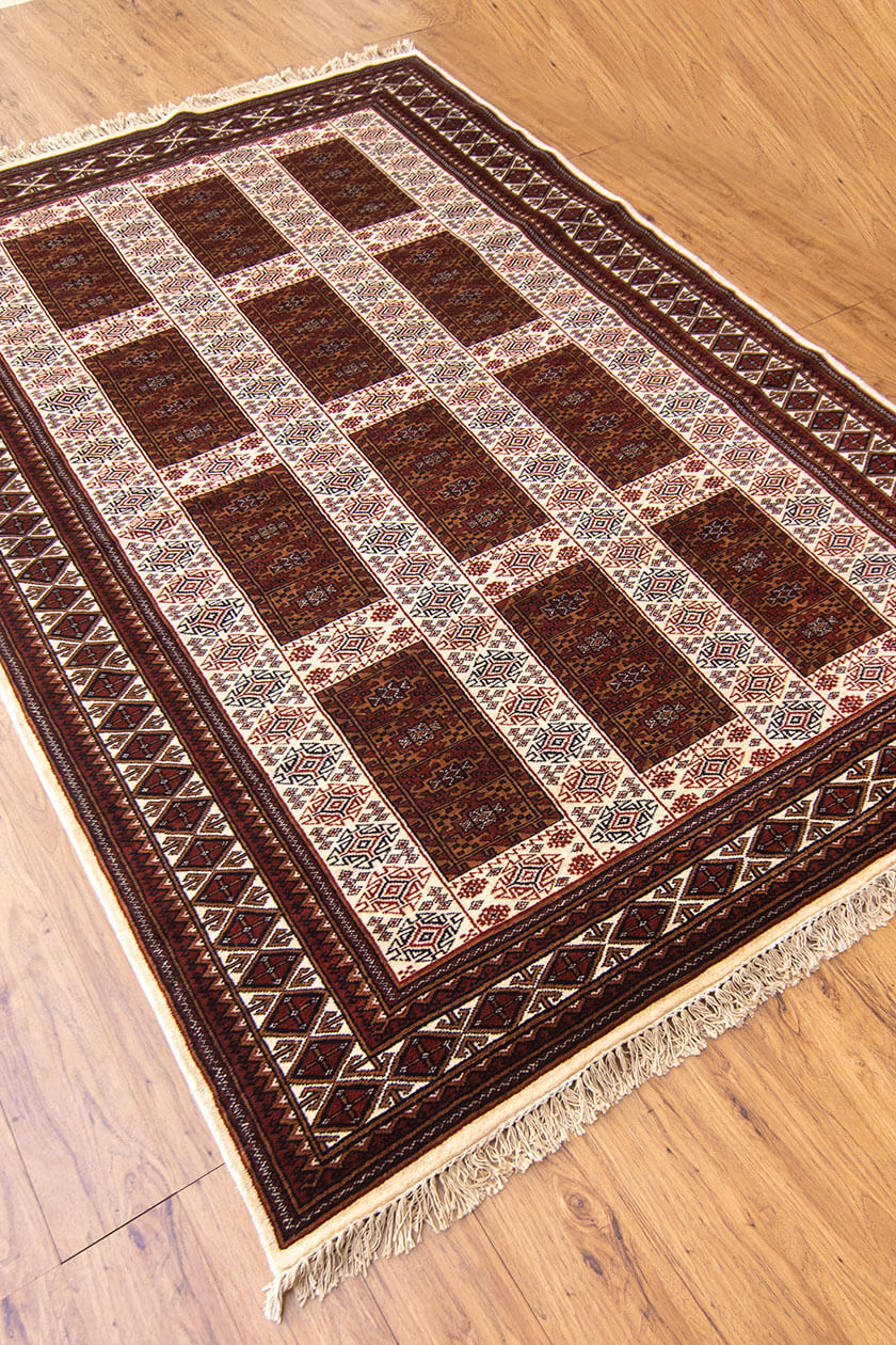 New Zealand pure wool living room rug by Carpets of Kashmir
