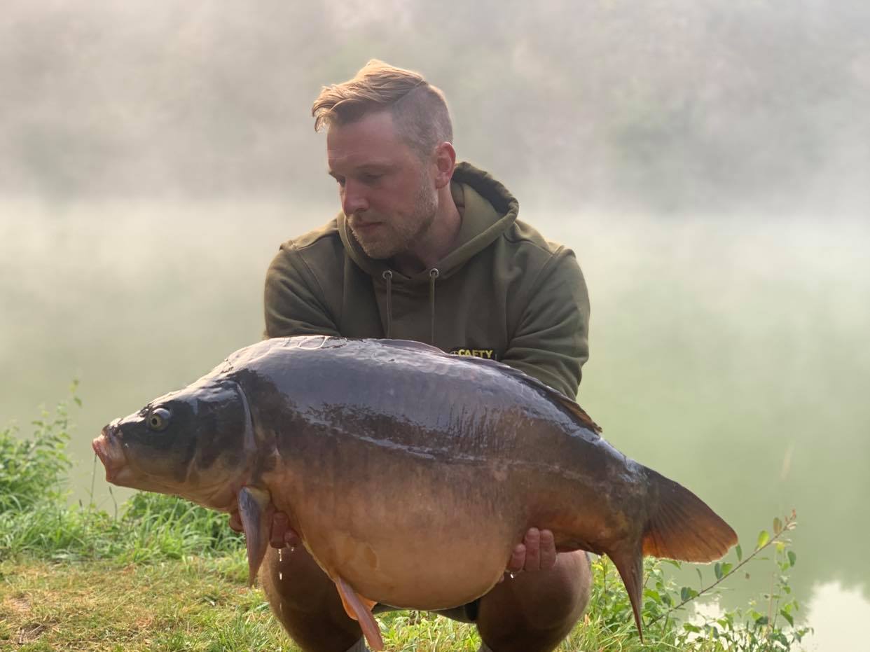 Carp Quarry Carp Fishing France , Exclusive Carp Fishing Holidays in