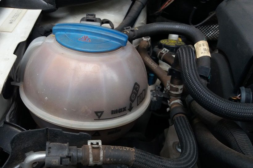 The Benefits of a Professional Cooling System Flush for Your Car