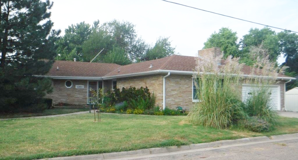 1001 West 7th, Larned, KS Carr Auction & Real Estate