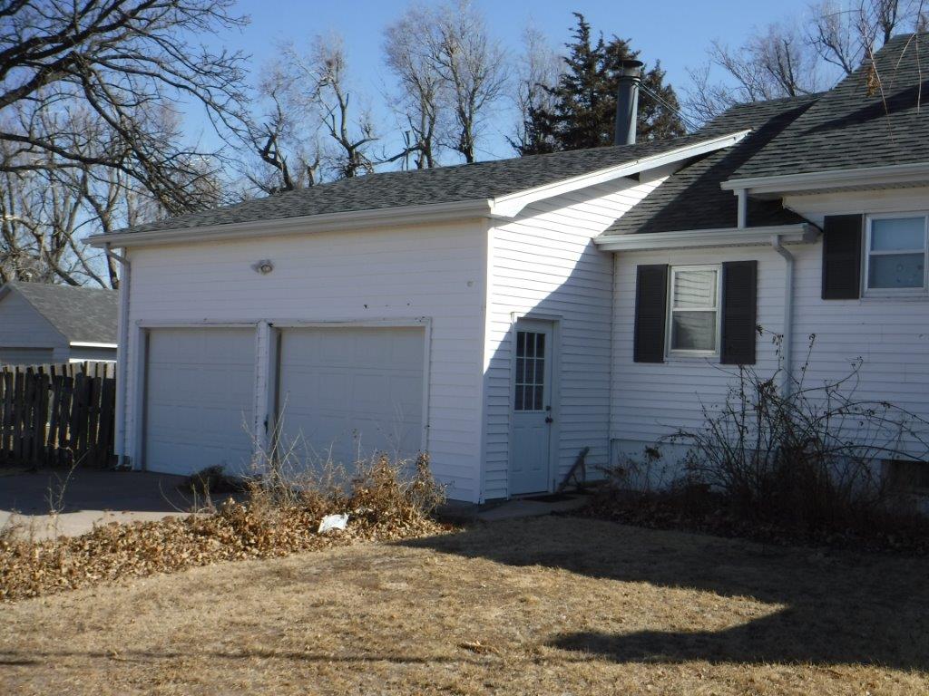 524 WEST 8TH, LARNED, KS Carr Auction & Real Estate