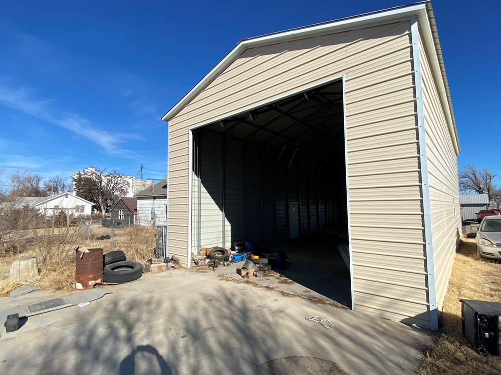 101 LOCUST, BURDETT, KS Carr Auction & Real Estate