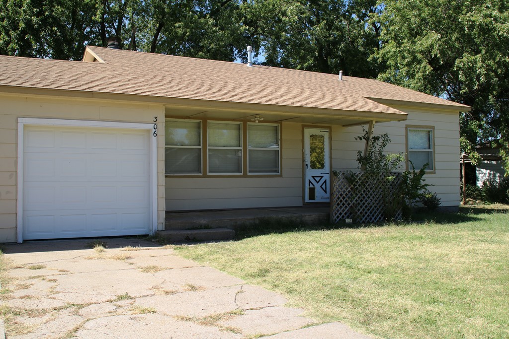 306 N Charles, Holyrood Carr Auction & Real Estate