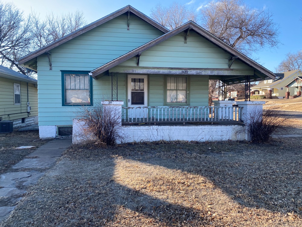 PRATT, KS RESIDENTIAL REAL ESTATE Carr Auction & Real Estate