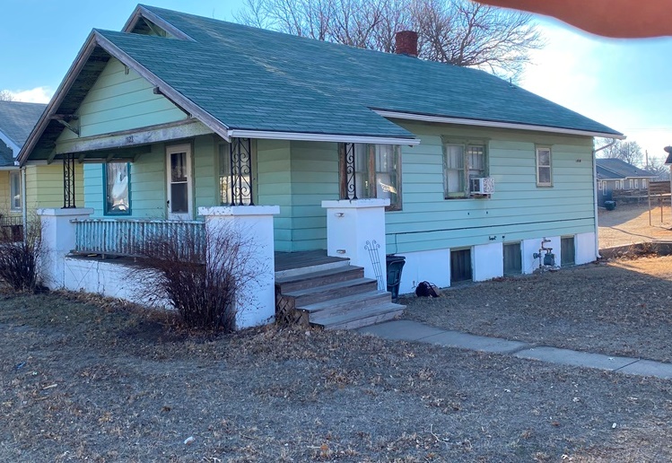 PRATT, KS RESIDENTIAL REAL ESTATE Carr Auction & Real Estate