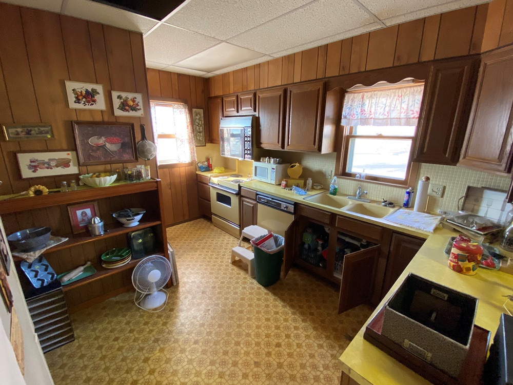 PRATT, KS RESIDENTIAL REAL ESTATE Carr Auction & Real Estate