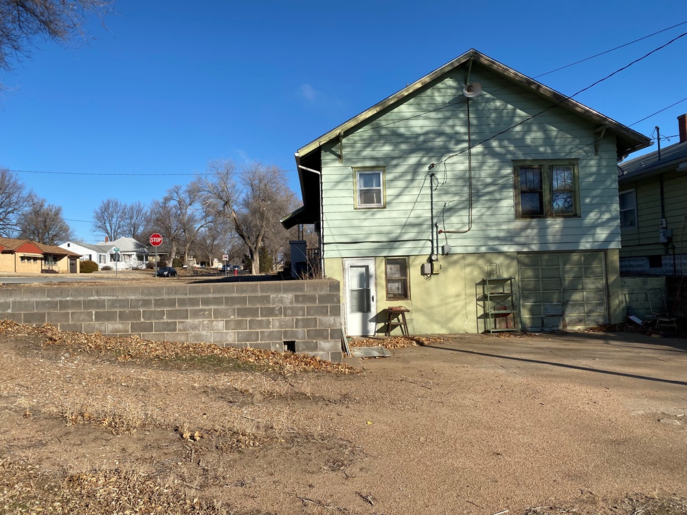 PRATT, KS RESIDENTIAL REAL ESTATE Carr Auction & Real Estate