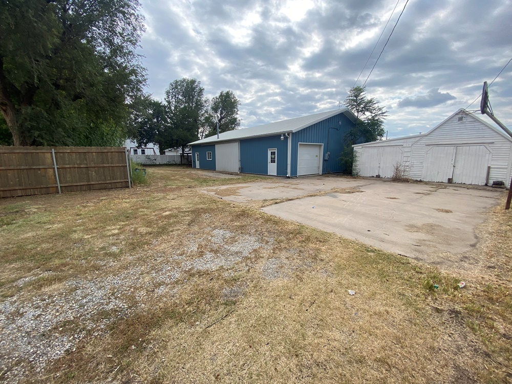 1323 State Street, Larned Carr Auction & Real Estate