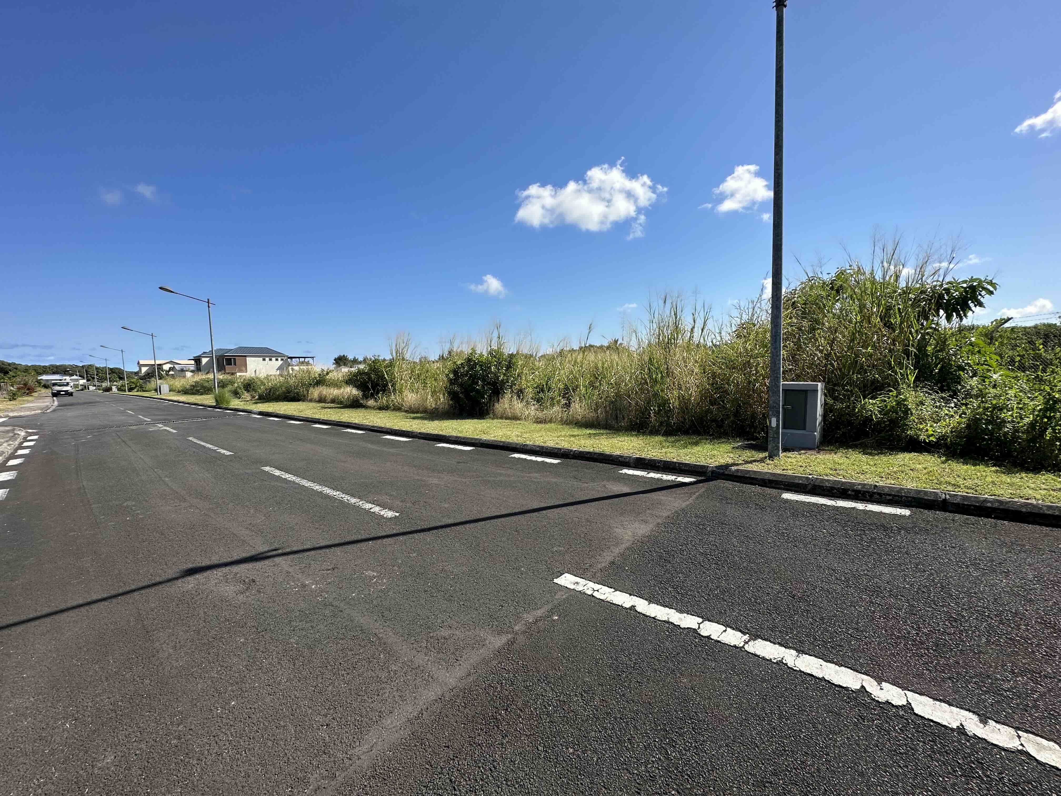 RESIDENTIAL LAND FOR SALE PIERREFONDS RIVERSIDE