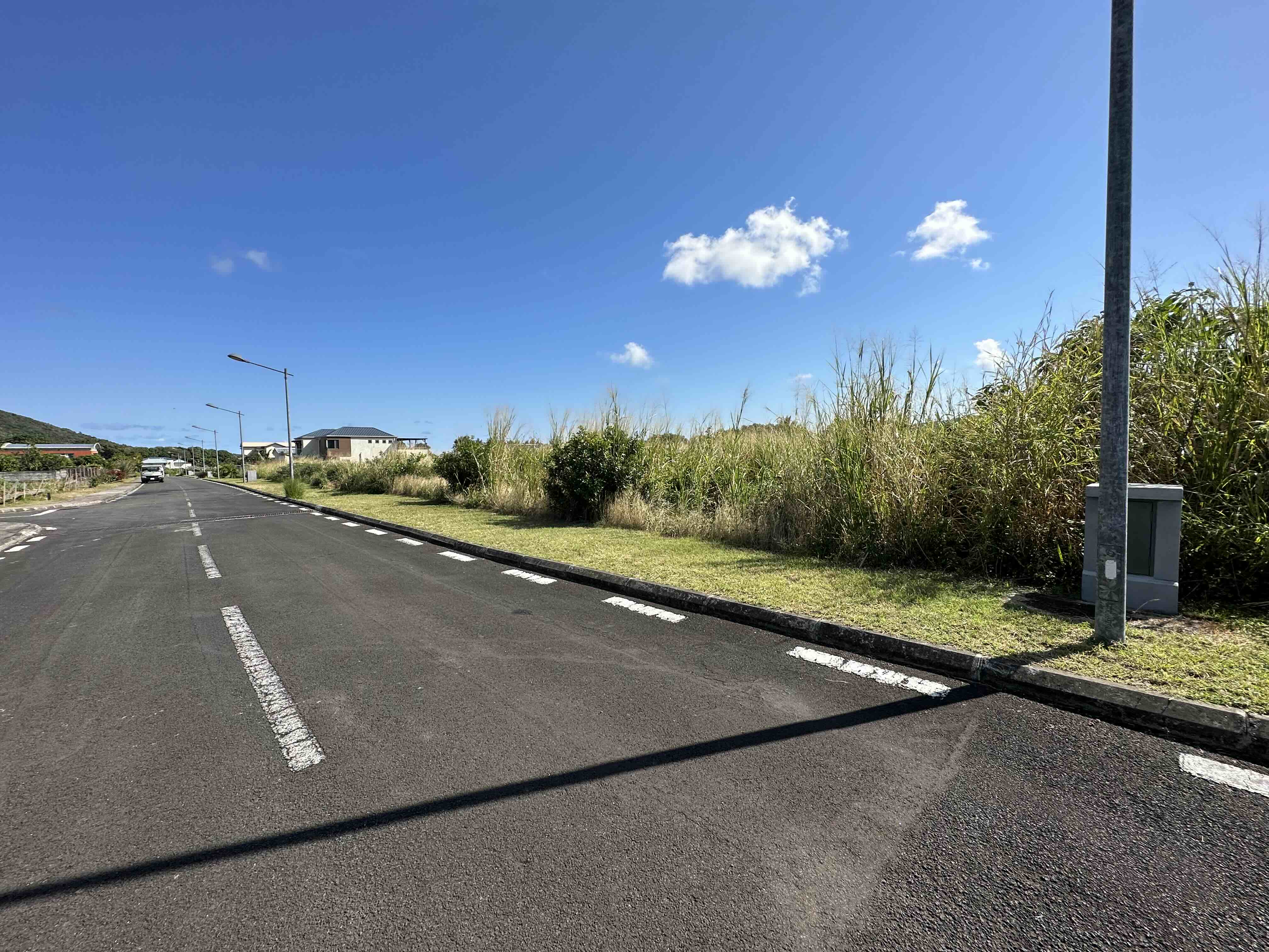 RESIDENTIAL LAND FOR SALE PIERREFONDS RIVERSIDE