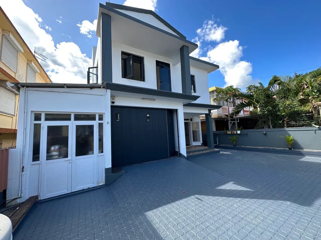 HOUSE FOR SALE COROMANDEL CARSON.