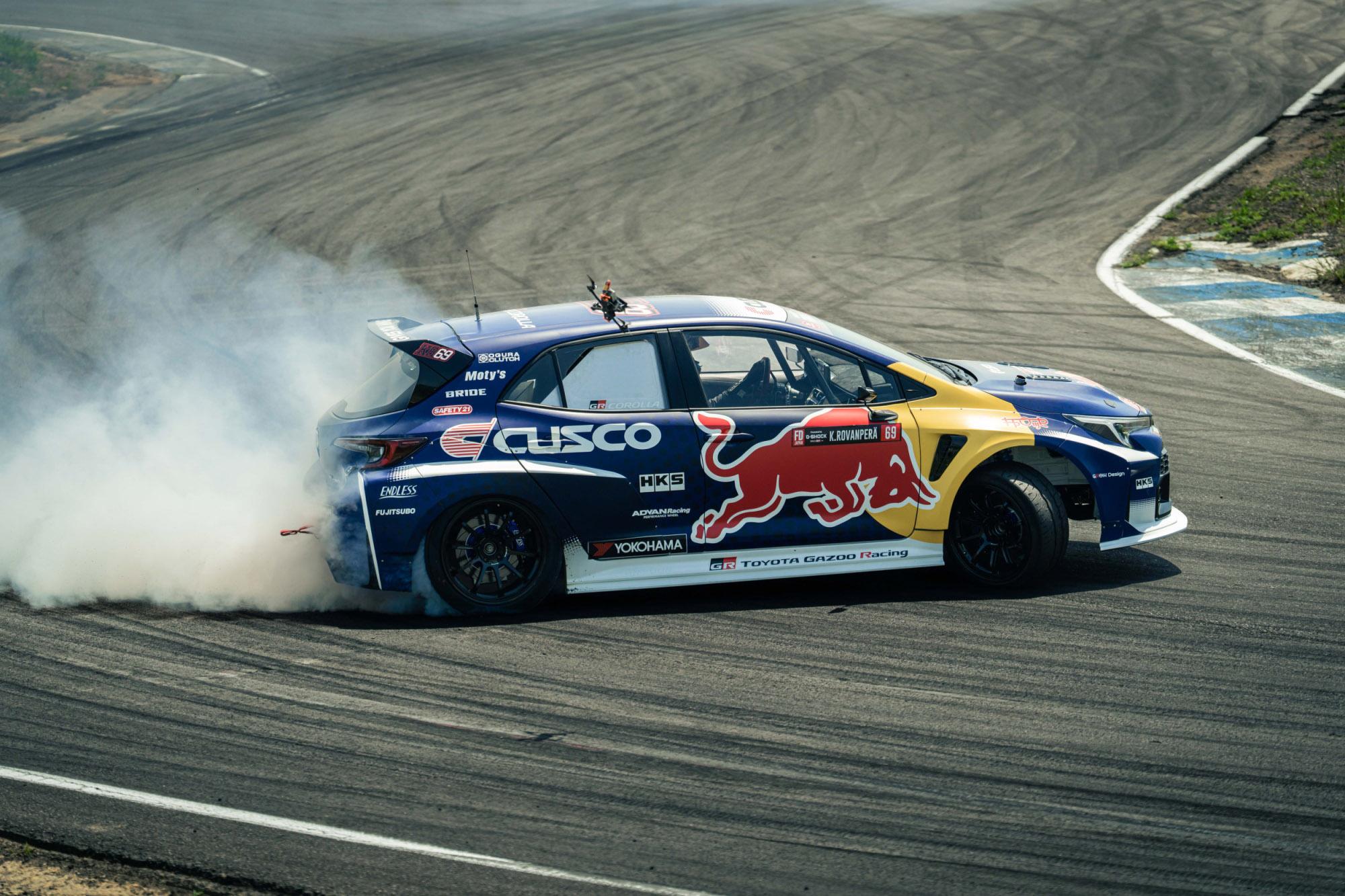 Ο Kalle Rovanpera κερδίζει στο Formula Drift Japan CarTest Δοκιμές