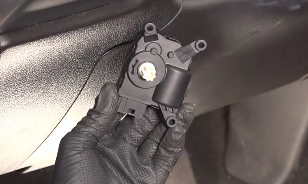 5 Symptoms of a Bad Blend Door Actuator (And What They Actually Mean