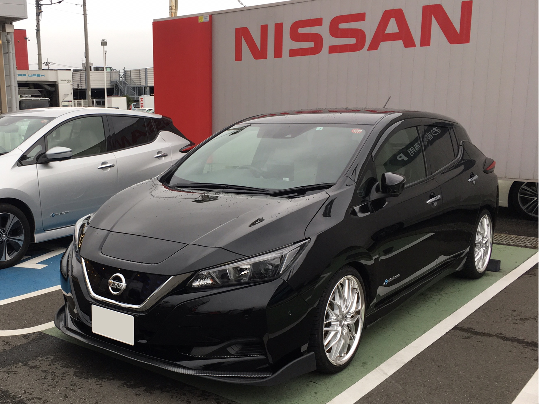 日産 リーフを華麗にカスタム！by いわたん (2019/06/29) みなさん土曜の夕方、いかがお過ごしでしょうか？いつも沢山のイイね