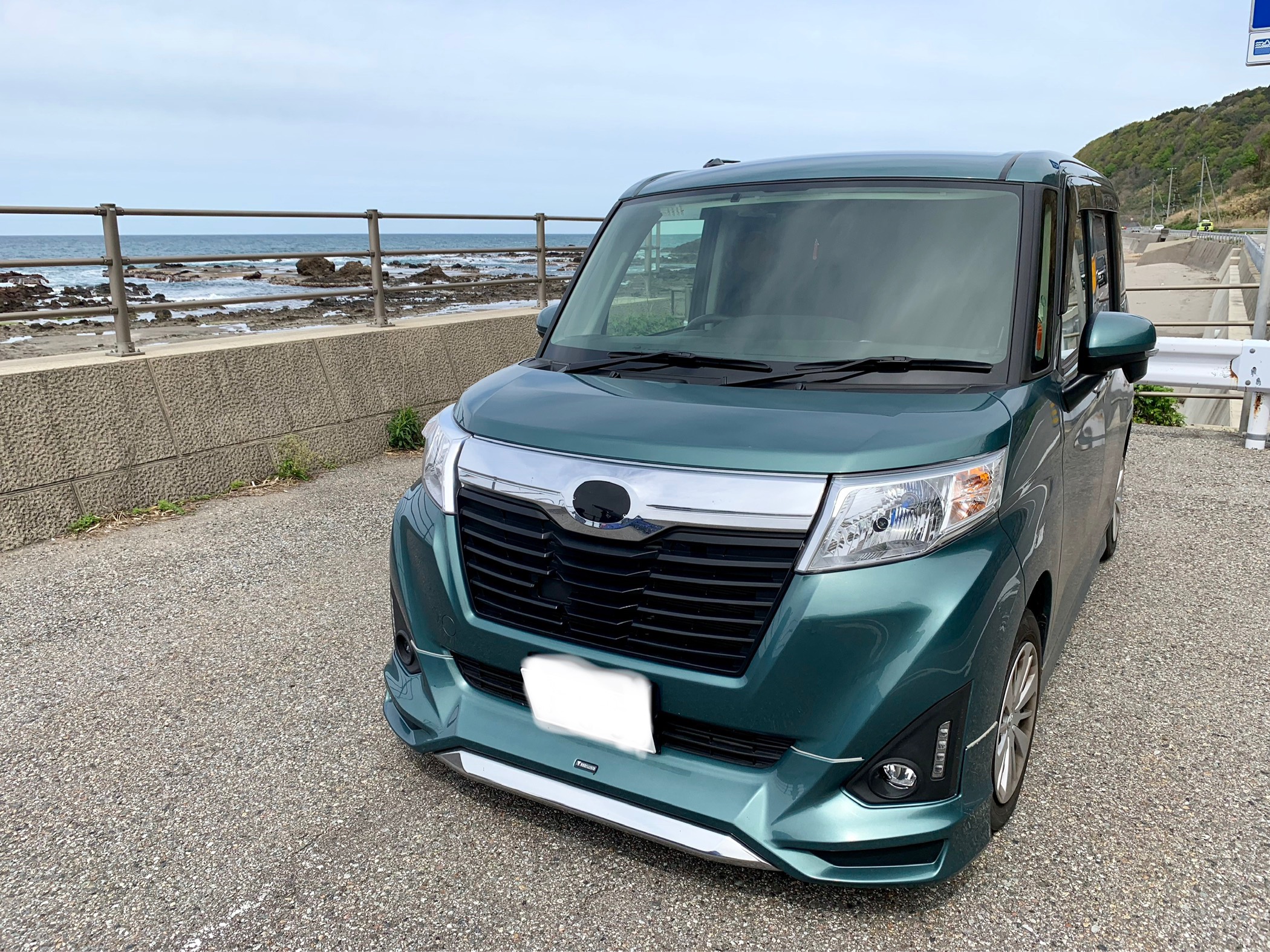 トヨタ ルーミーを華麗にカスタム！by 桜餅 (2019/06/29) 以前乗っていた車にあった色が好きだったのでルーミーに全塗装しました