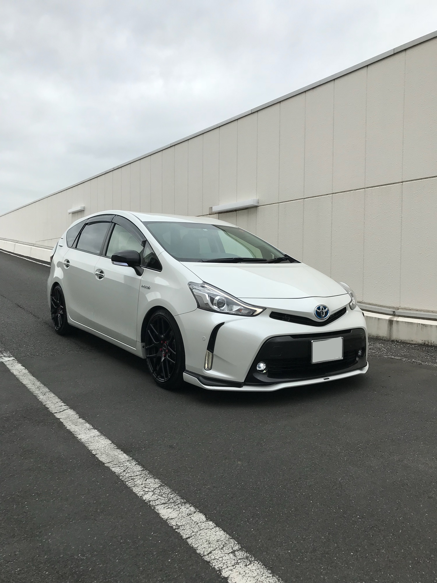 トヨタ プリウスαを華麗にカスタム！by 2525. (2018/03/16) フラップエアロが、流行ってるので導入してみました