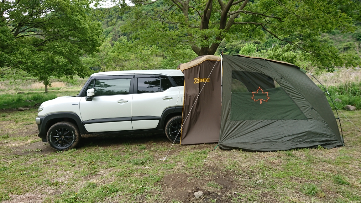 クロスビーのドライブに関するカスタム事例 一人車中泊キャンプに来ました！オプションのタープとロゴスのサイドタープの合体です！より長くなって