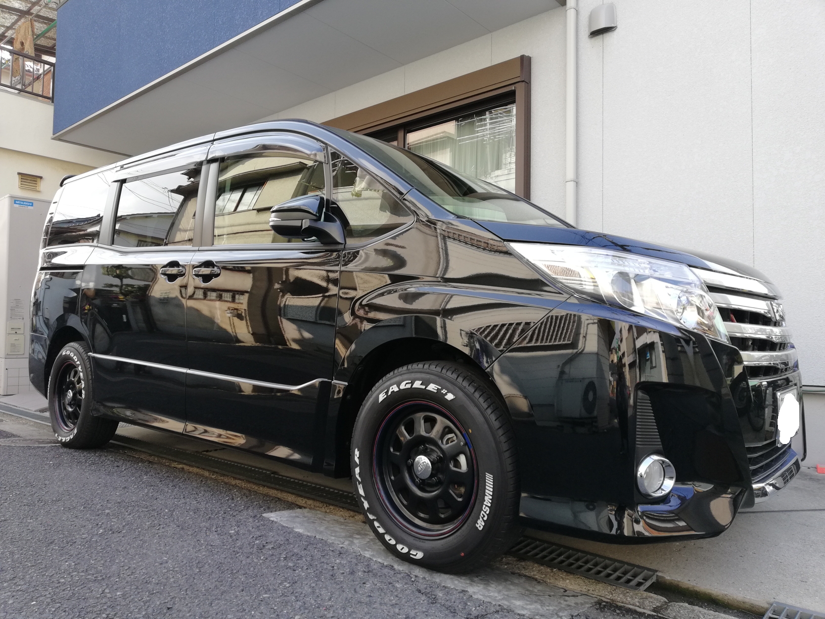 トヨタ ノアを華麗にカスタム！by たかまっ (2018/05/10) 一回履いてみたかったDaytonaファットタイヤがお気に入りです