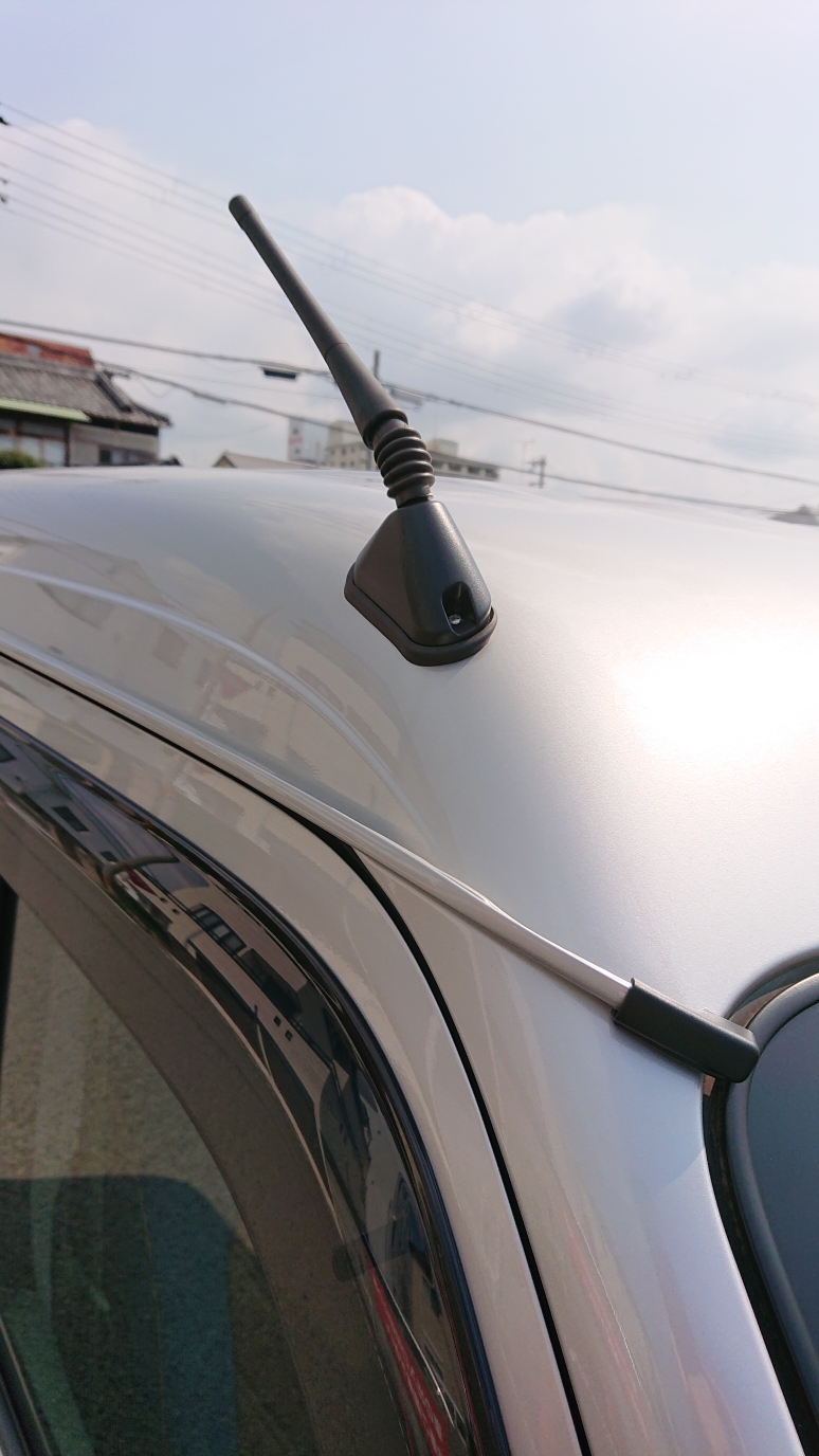 スズキ エブリイを華麗にカスタム！by (2019/07/18) ノーマルのロッドアンテナをショートアンテナ化してます⤴