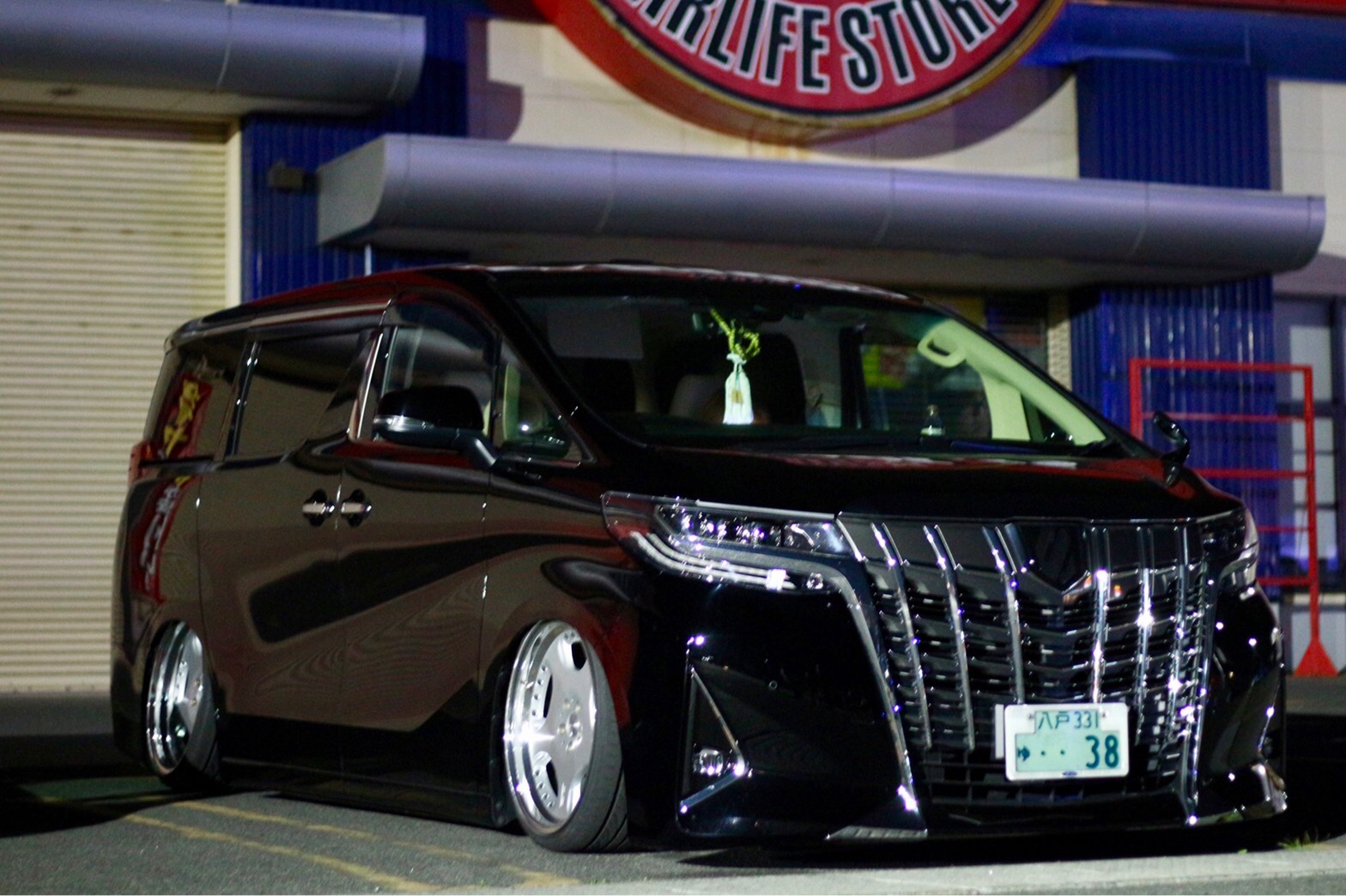 アルファードのリバレル・アルファード・20インチ・ナイトミーティング・OZオペラに関するカスタム事例 プチミーティングにお誘い頂いて、写真