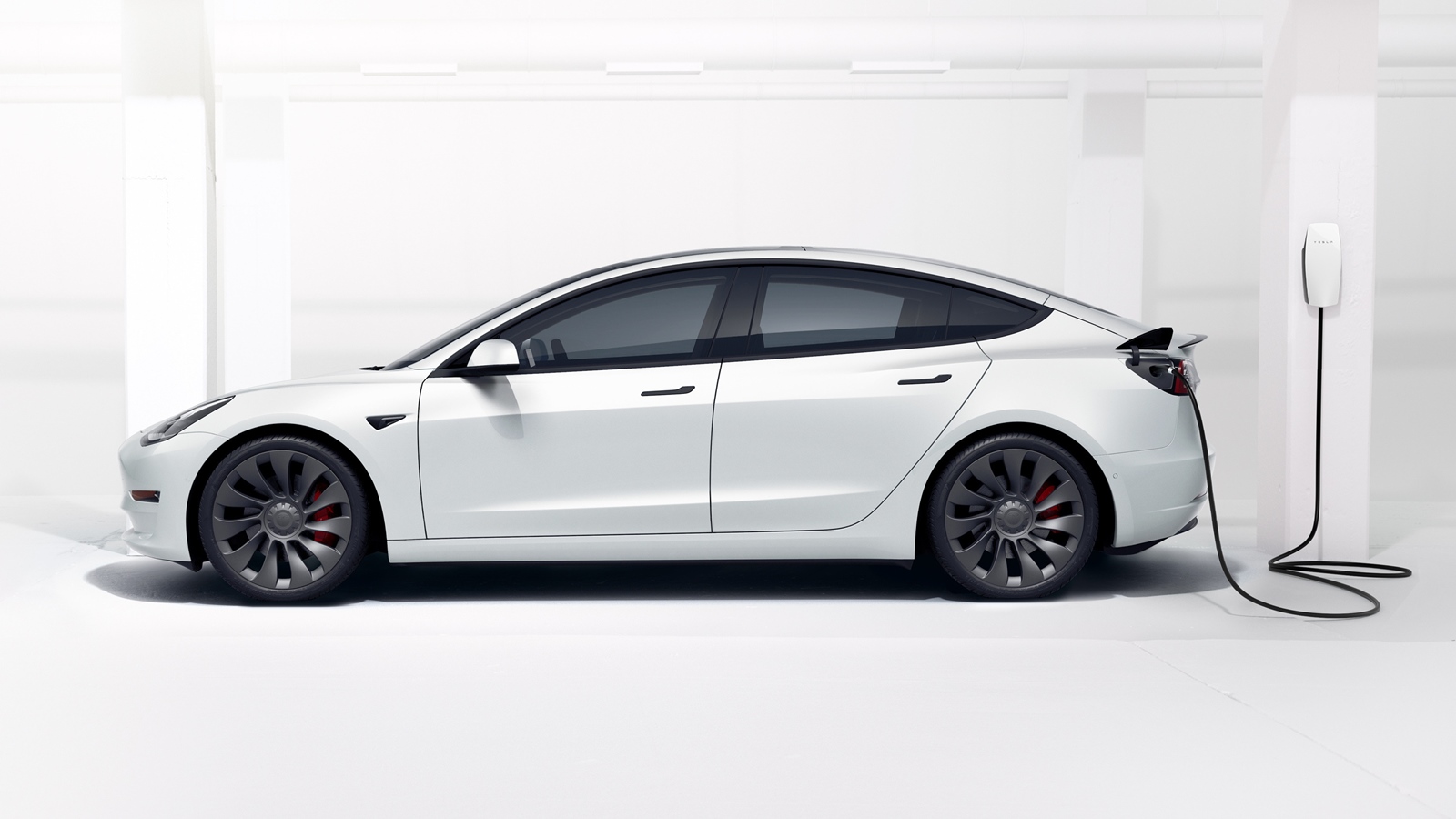 Comparativa Tesla Model 3 vs Audi Q4 etron vs Audi Q4 Sportback e