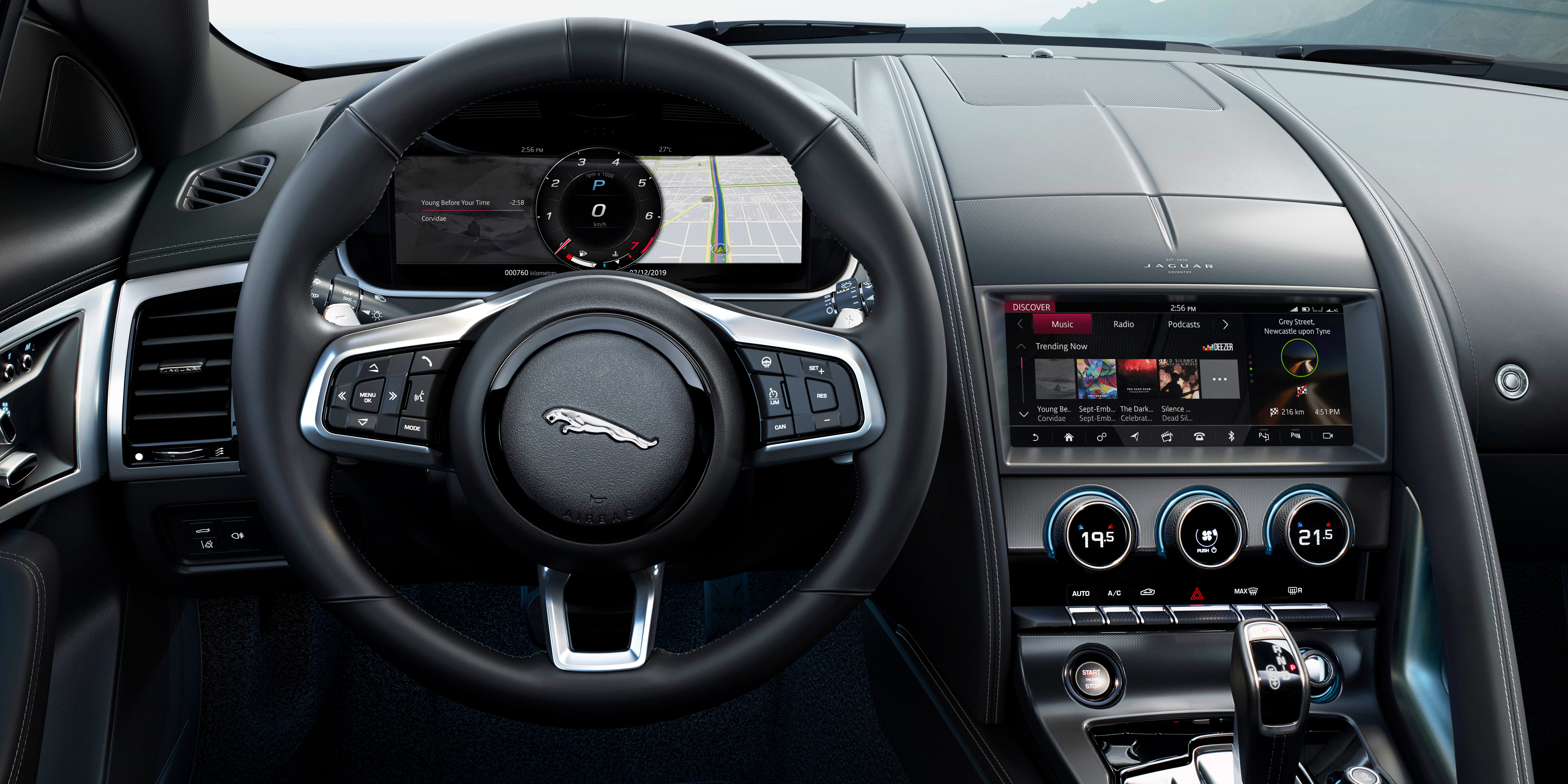 Jaguar FType Interior & Infotainment carwow
