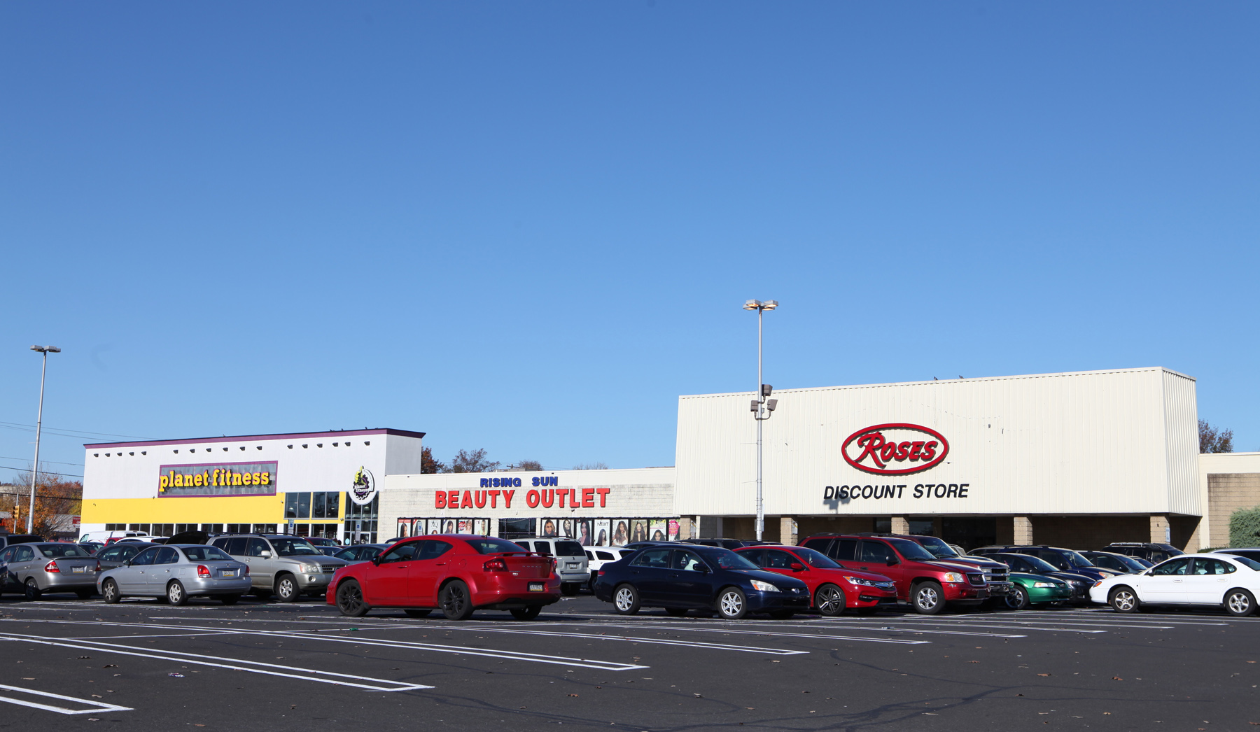 Levin Arranges Two Restaurant Leases at Rising Sun Plaza in