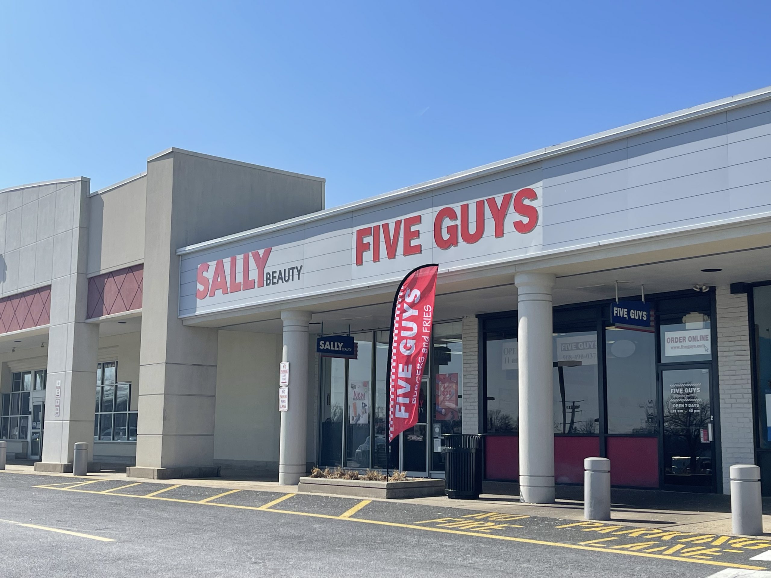 Five Guys Under New Ownership, New Lease at Blue Star Shopping Center
