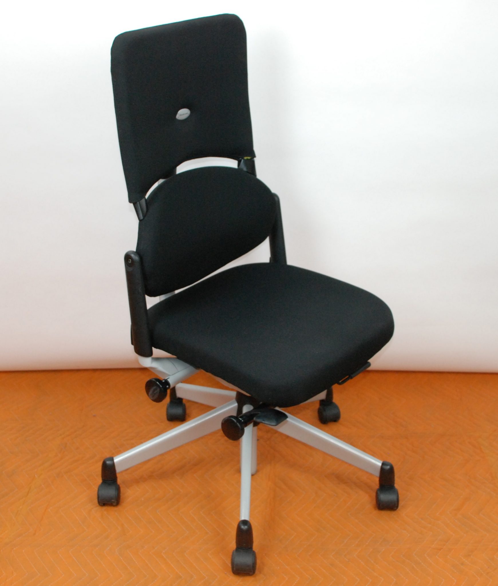 Steelcase Please V1 Casa Contracts Ltd