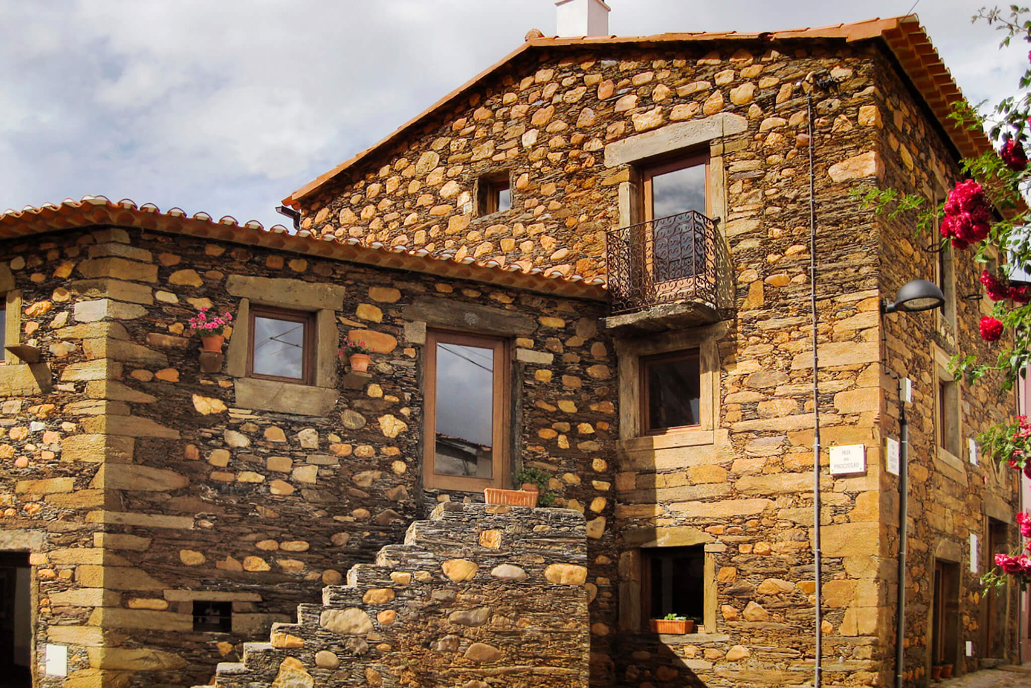 Casa de Janeiro Casa da Pedra Rolada Turismo em Espaço Rural Janeiro de Cima Aldeias do