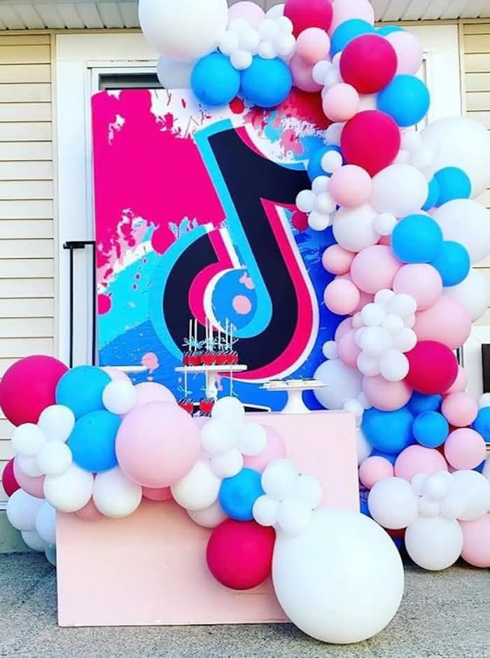 Festa Tik Tok 36 ideias para valorizar o tema na decoração