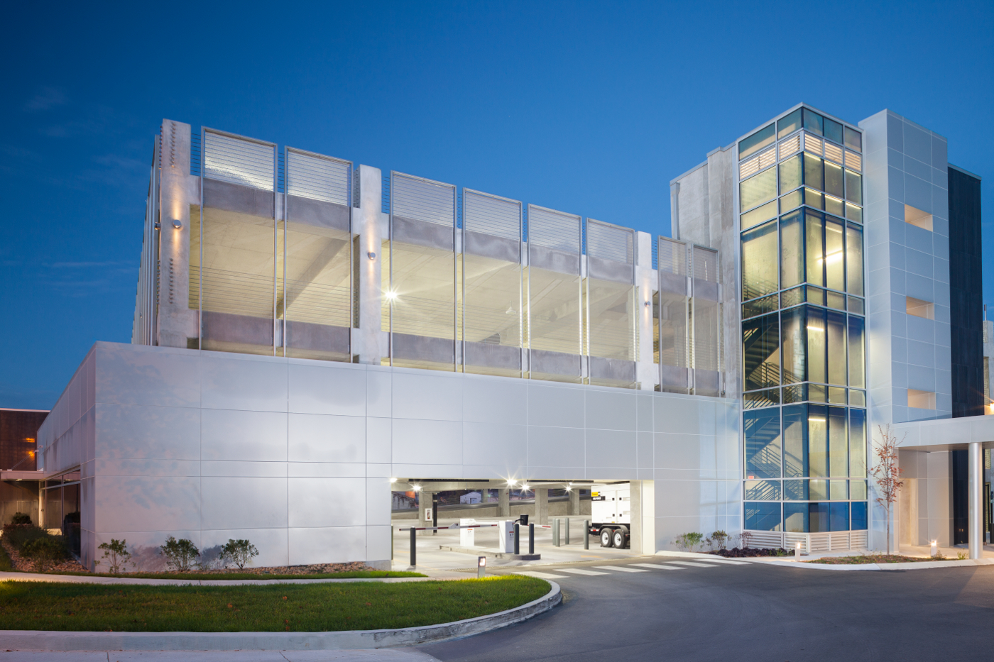 HCA Healthcare Parking Garage Cascade Architectural