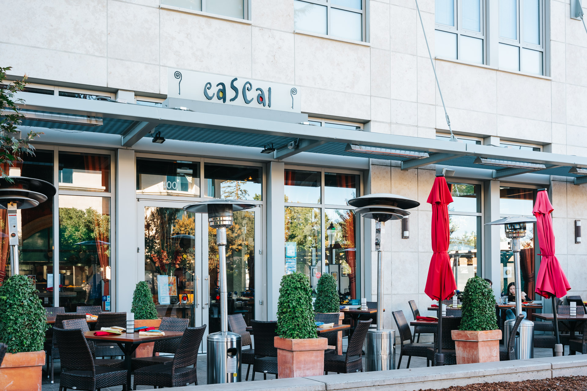 Group Dining Cascal Restaurant