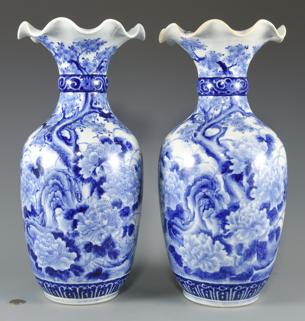 Lot 604 Pr. Japanese Blue & White Porcelain Vases Case Auctions