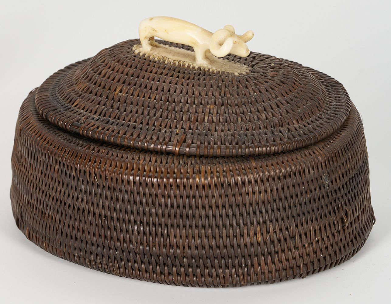 Lot 476 3 Native American Inuit Baleen Items, Baskets and Box Case