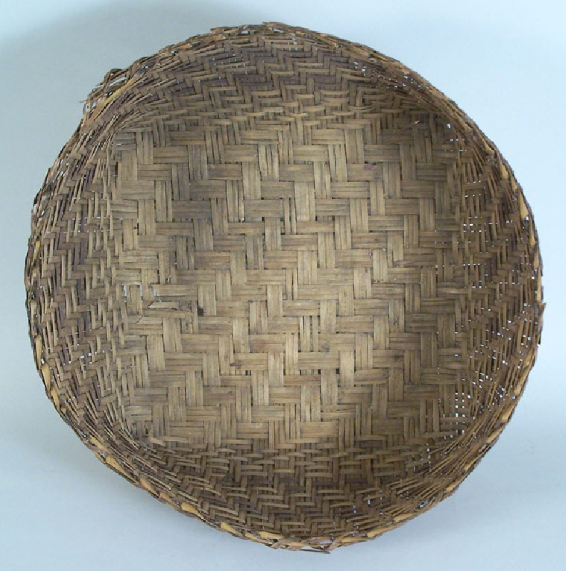 North Caroline large Cherokee river cane basket (lot54)