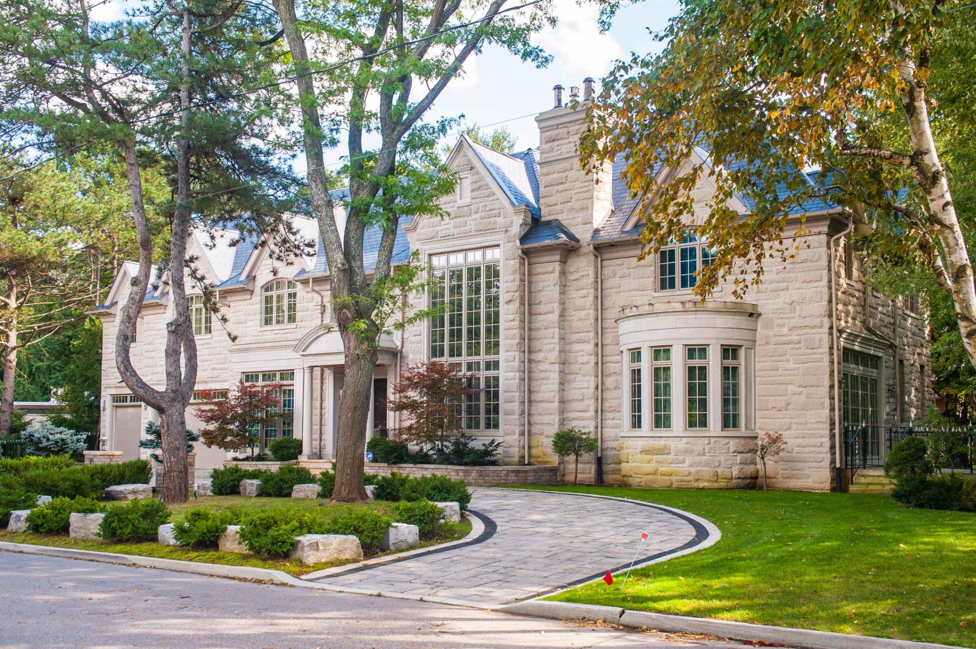 Explore The Bridle Path Homes for Sale Casey Ragan, Realtor