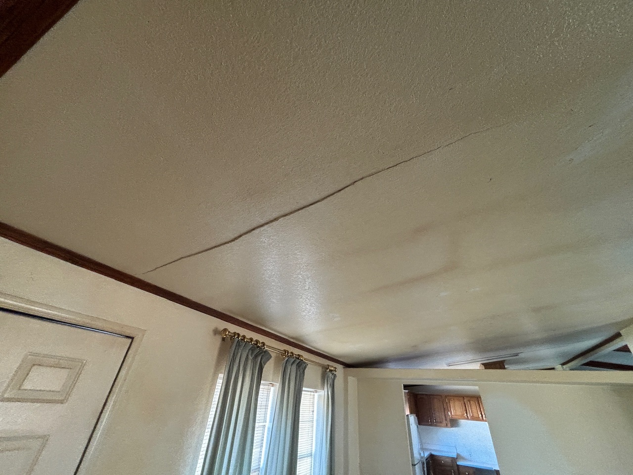 Understanding House Settling Cracks vs. Foundation Problems MOBILE