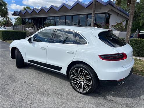 2016 Porsche Macan