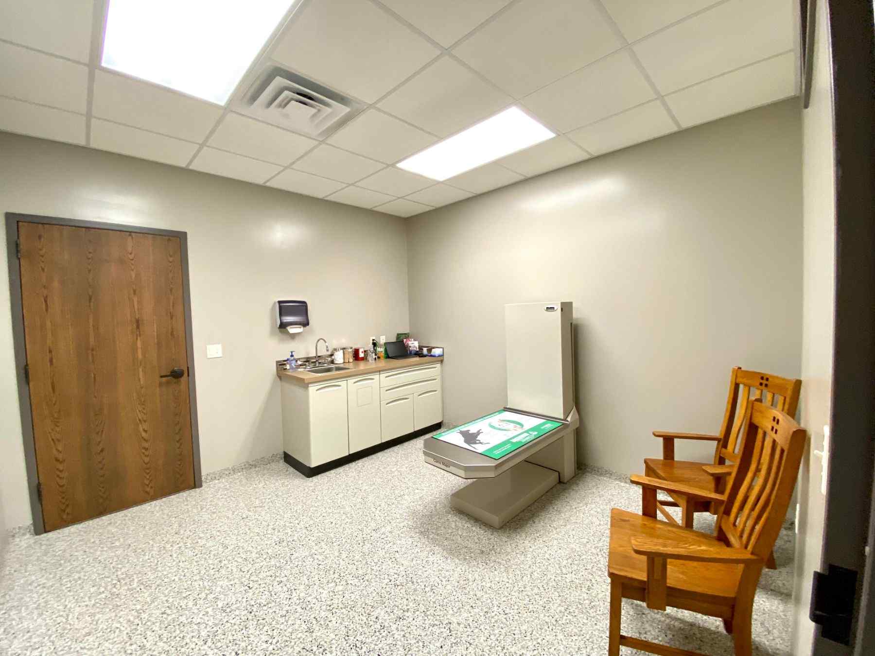 Oakview Vet Clinic — Caspers Construction