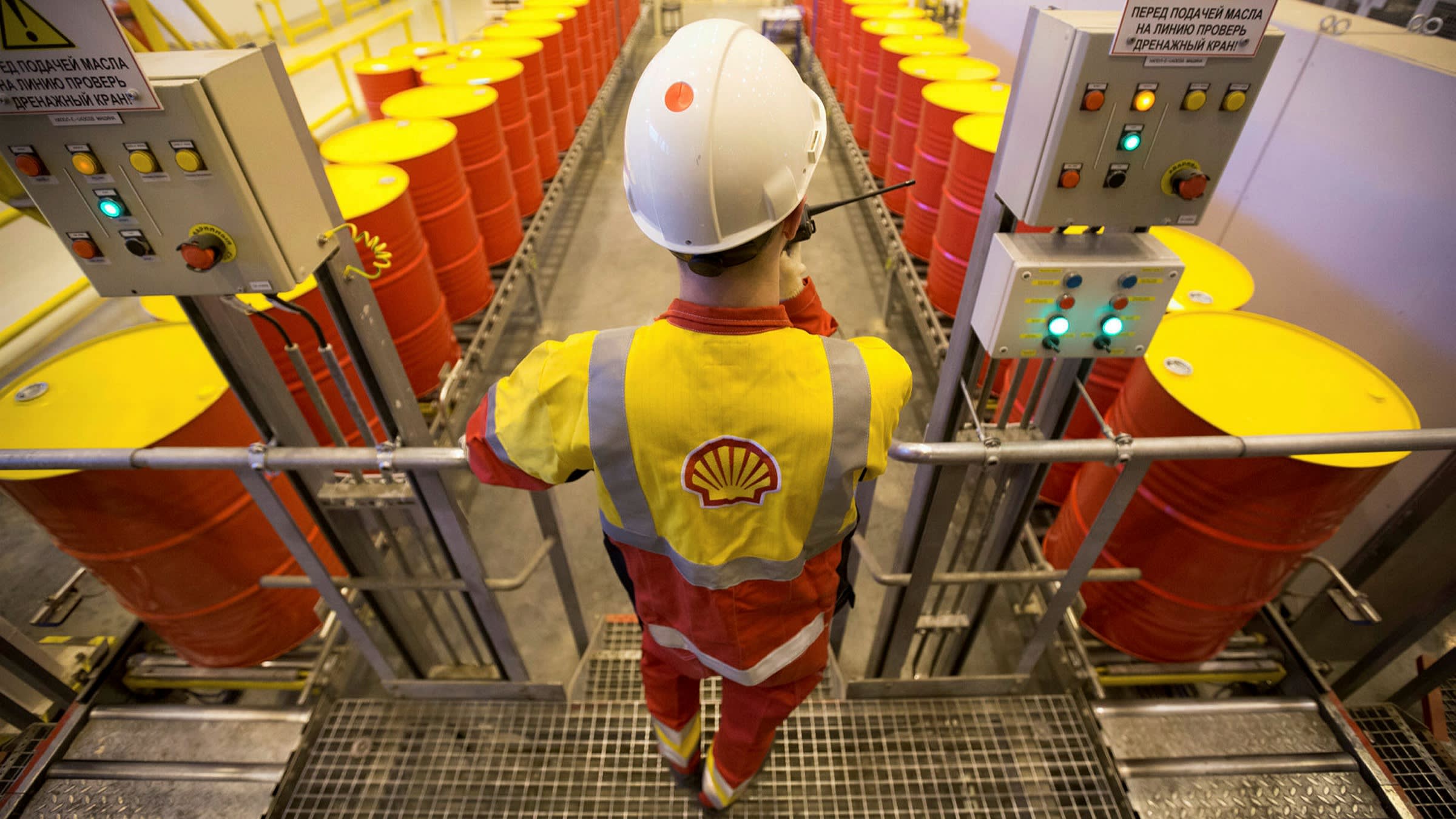 UK could ban nonelectric new car sales by 2030, says Shell Caspian