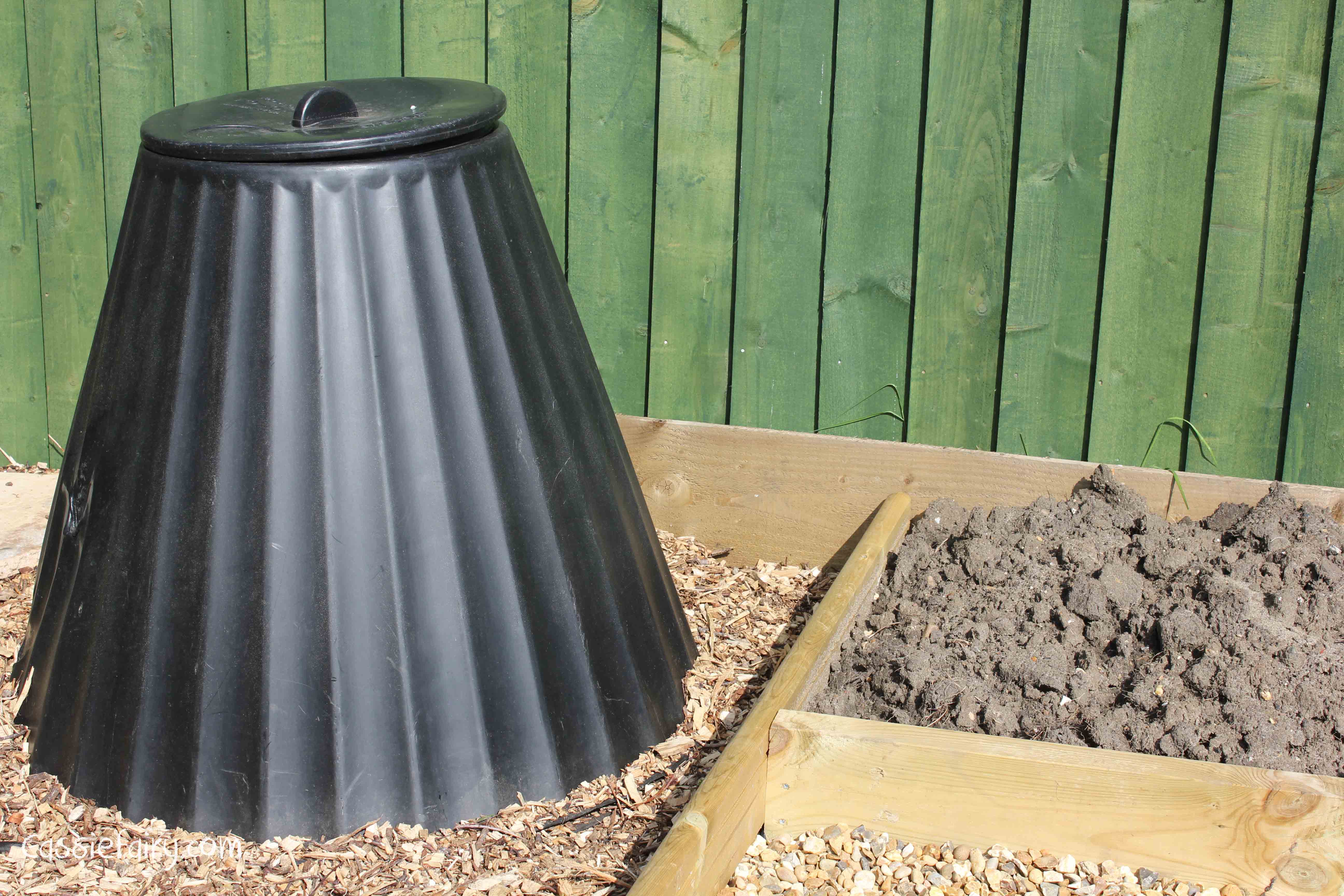 DIY allotment compost bin My Thrifty Life by Cassiefairy