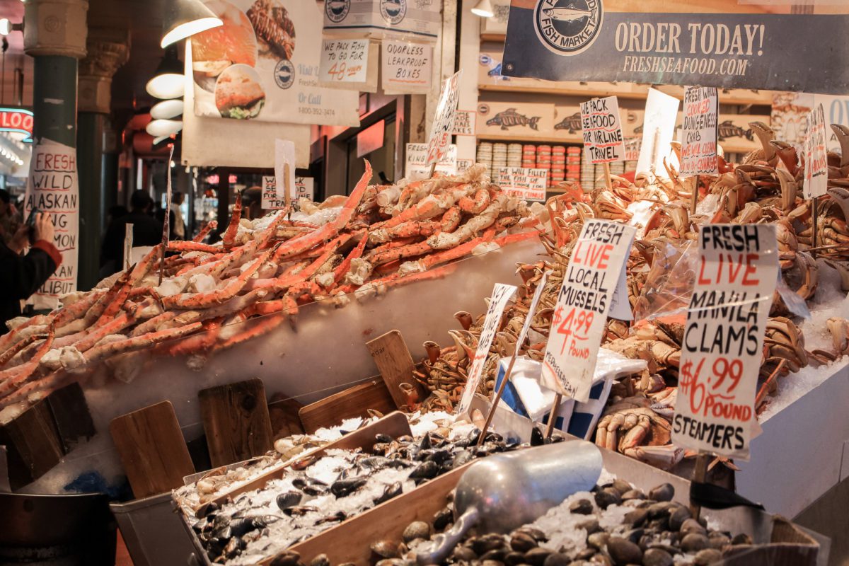 pike place market seafood display