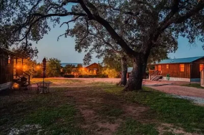Cabin Rentals El Castell on the Llano River