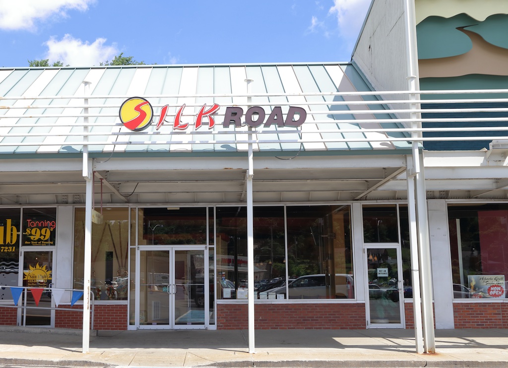 Silk Road Hibachi and Sushi Bar to the Shoppes at Caste Village